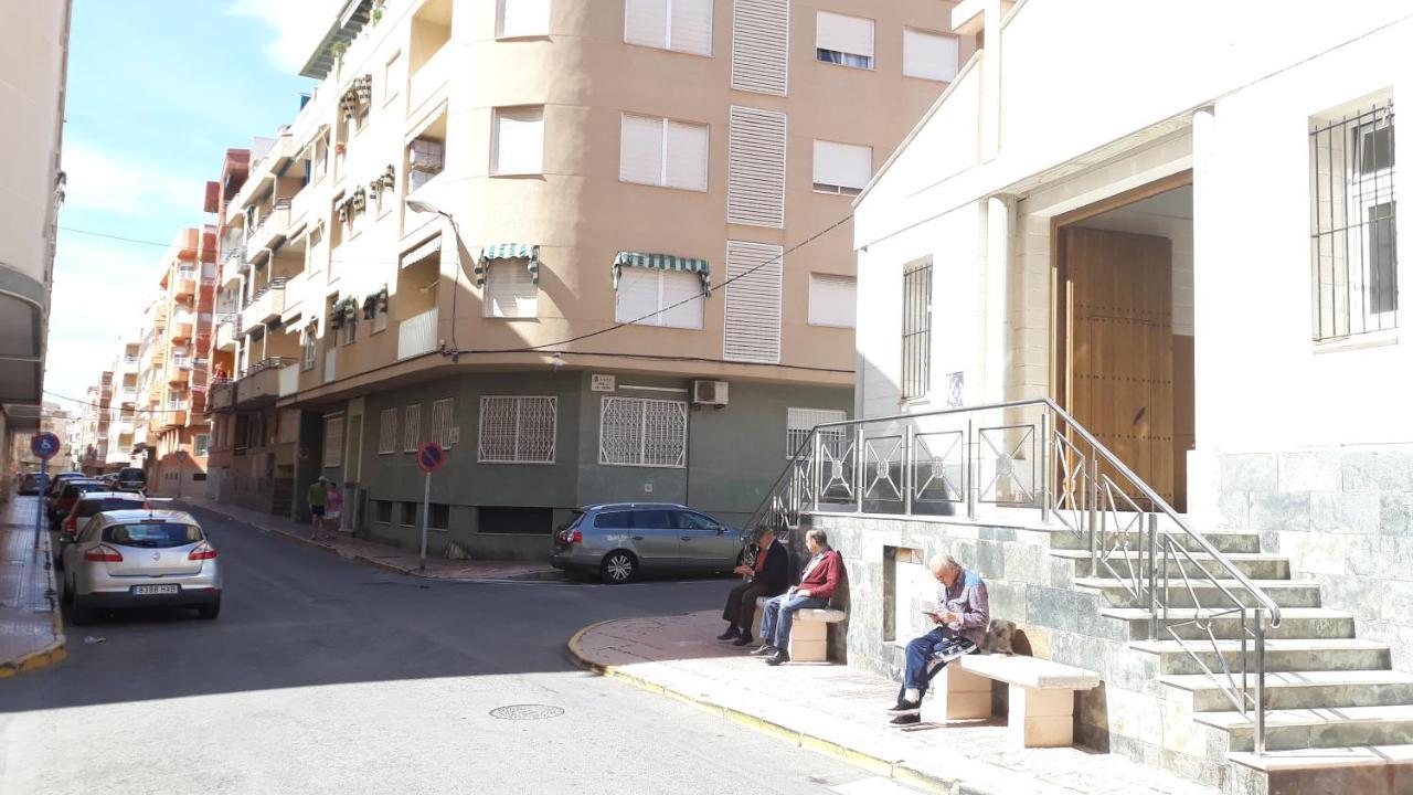 Апартаменты Torrevieja Playa Locos Экстерьер фото